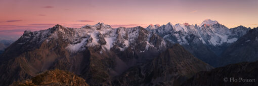 Panorama rosé sur les Ecrins