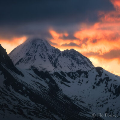 Flammes sur la montagne